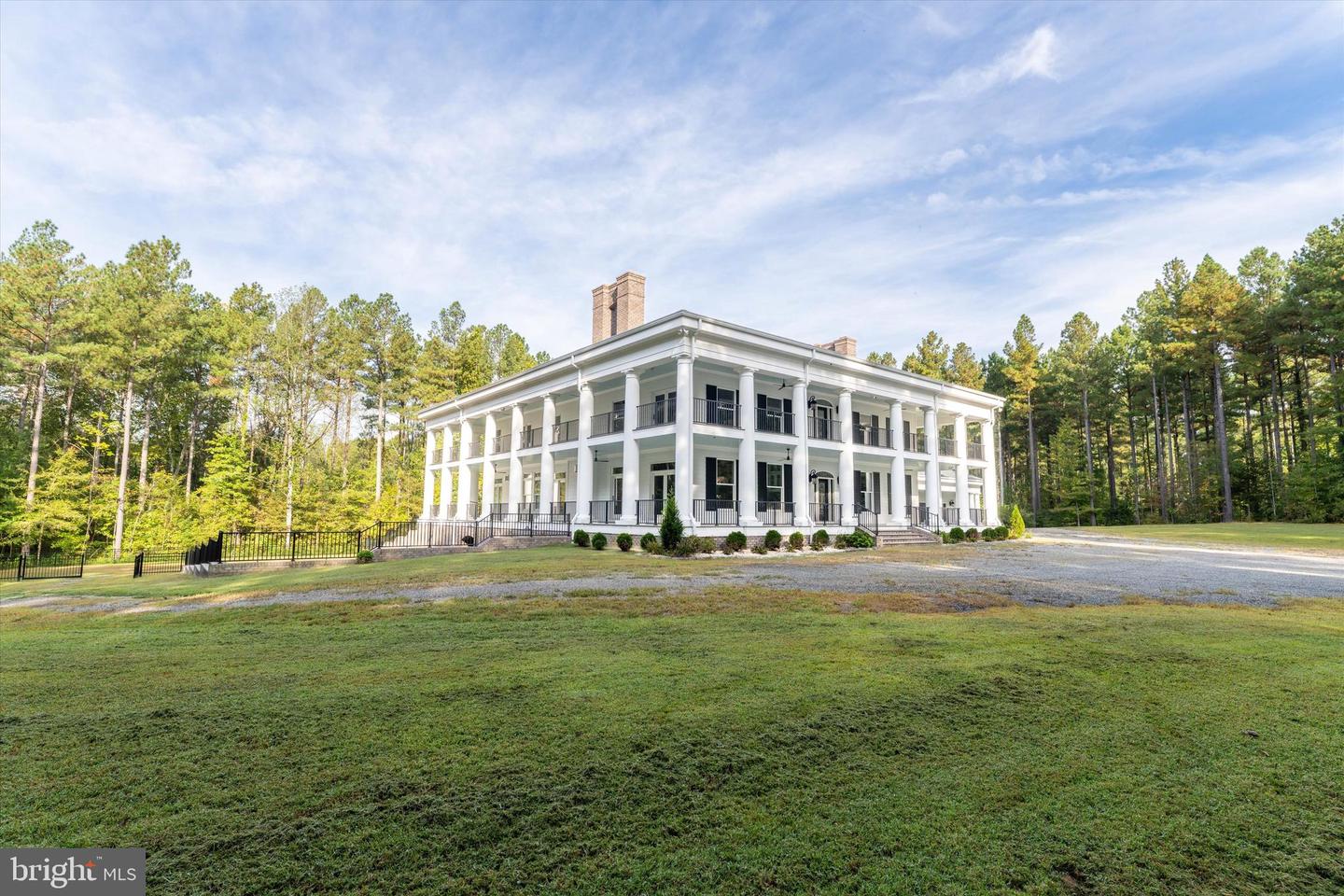 7622 FARMVILLE RD, FARMVILLE, Virginia 23901, 6 Bedrooms Bedrooms, ,6 BathroomsBathrooms,Residential,For sale,7622 FARMVILLE RD,VAPE2000116 MLS # VAPE2000116