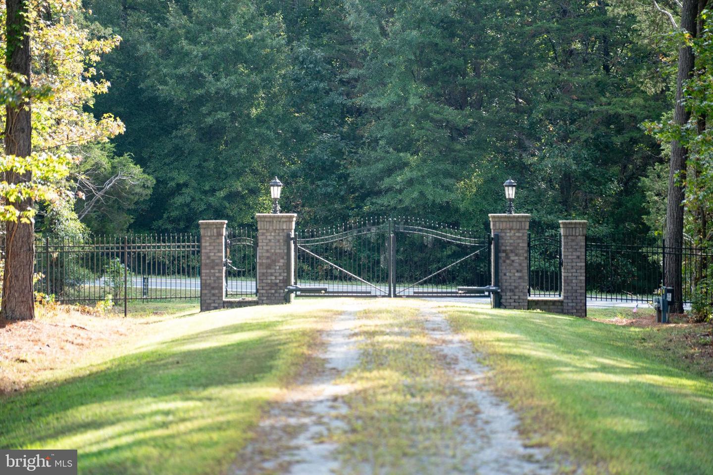 7622 FARMVILLE RD, FARMVILLE, Virginia 23901, 6 Bedrooms Bedrooms, ,6 BathroomsBathrooms,Residential,For sale,7622 FARMVILLE RD,VAPE2000116 MLS # VAPE2000116