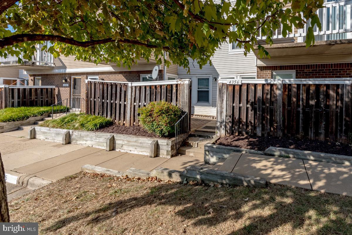 4356 PEMBROOK VILLAGE DR #65, ALEXANDRIA, Virginia 22309, 2 Bedrooms Bedrooms, ,2 BathroomsBathrooms,Residential,For sale,4356 PEMBROOK VILLAGE DR #65,VAFX2293676 MLS # VAFX2293676