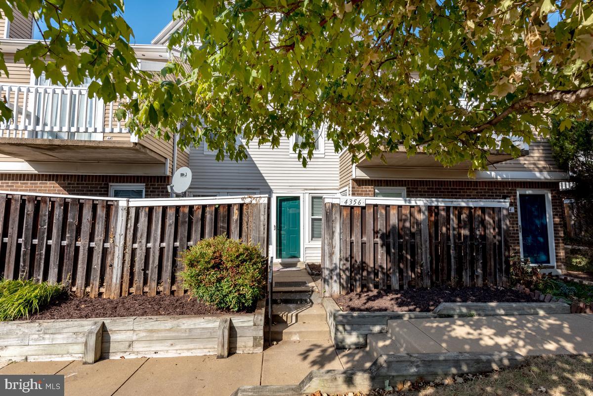 4356 PEMBROOK VILLAGE DR #65, ALEXANDRIA, Virginia 22309, 2 Bedrooms Bedrooms, ,2 BathroomsBathrooms,Residential,For sale,4356 PEMBROOK VILLAGE DR #65,VAFX2293676 MLS # VAFX2293676