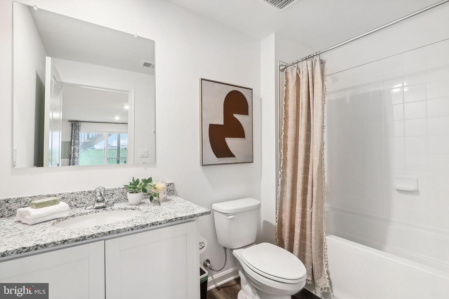 106 LEMLEY DR, STEPHENS CITY, Virginia 22655, 5 Bedrooms Bedrooms, ,4 BathroomsBathrooms,Residential,For sale,106 LEMLEY DR,VAFV2039900 MLS # VAFV2039900