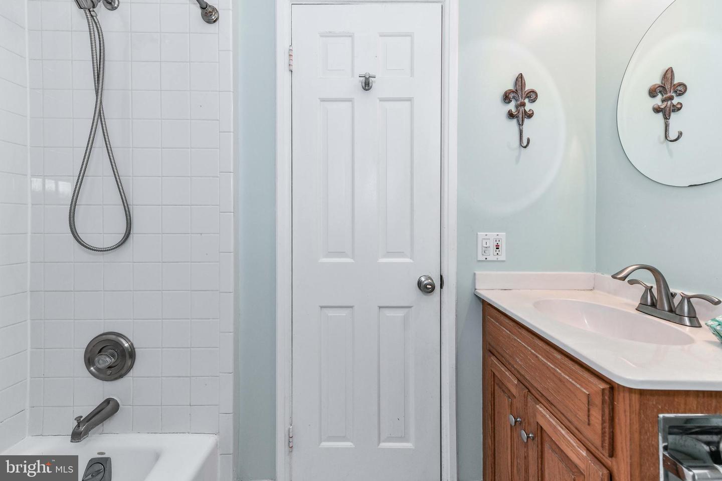 3279 S STAFFORD ST #B2, ARLINGTON, Virginia 22206, 3 Bedrooms Bedrooms, ,2 BathroomsBathrooms,Residential,For sale,3279 S STAFFORD ST #B2,VAAR2069560 MLS # VAAR2069560