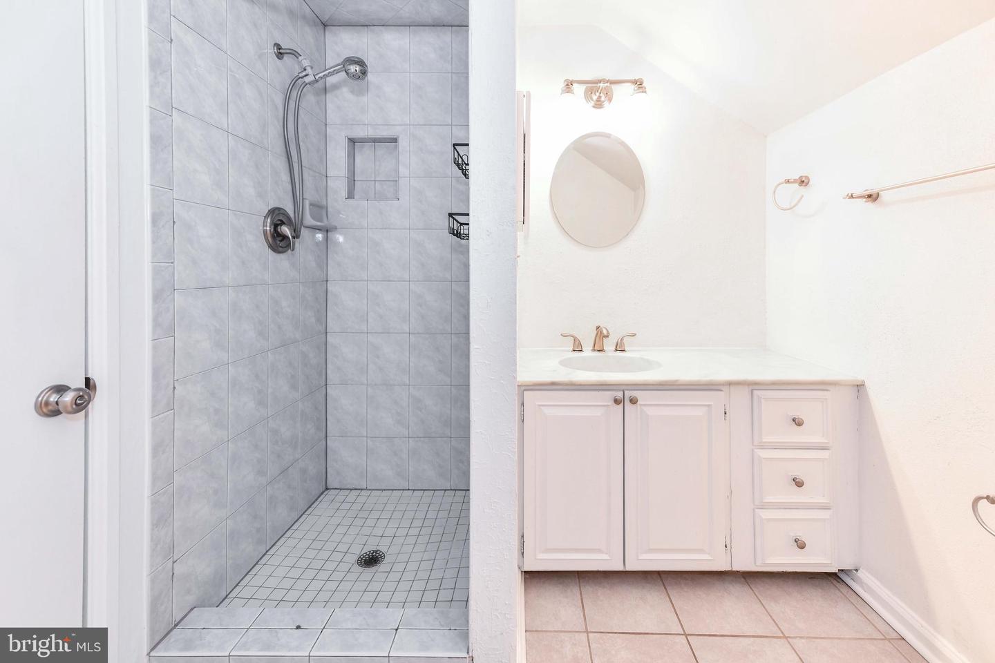 3279 S STAFFORD ST #B2, ARLINGTON, Virginia 22206, 3 Bedrooms Bedrooms, ,2 BathroomsBathrooms,Residential,For sale,3279 S STAFFORD ST #B2,VAAR2069560 MLS # VAAR2069560