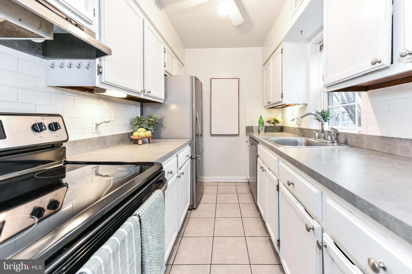 3279 S STAFFORD ST #B2, ARLINGTON, Virginia 22206, 3 Bedrooms Bedrooms, ,2 BathroomsBathrooms,Residential,For sale,3279 S STAFFORD ST #B2,VAAR2069560 MLS # VAAR2069560