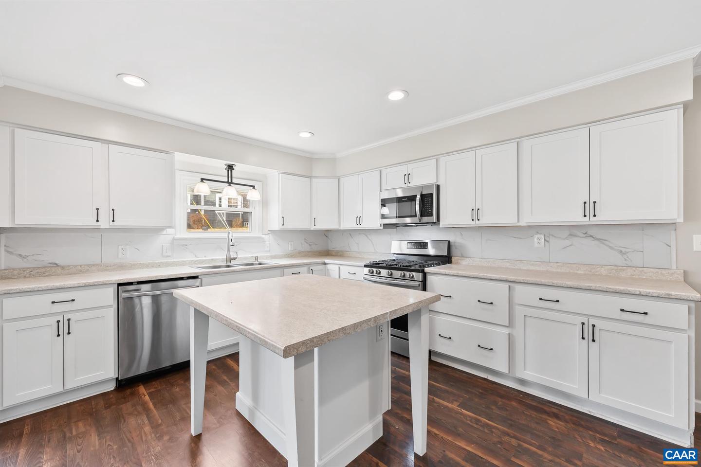 112 LEE ST, STAUNTON, Virginia 24401, 4 Bedrooms Bedrooms, ,2 BathroomsBathrooms,Residential,For sale,112 LEE ST,673881 MLS # 673881