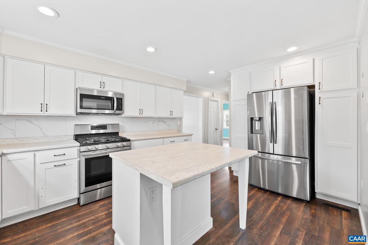 112 LEE ST, STAUNTON, Virginia 24401, 4 Bedrooms Bedrooms, ,2 BathroomsBathrooms,Residential,For sale,112 LEE ST,673881 MLS # 673881