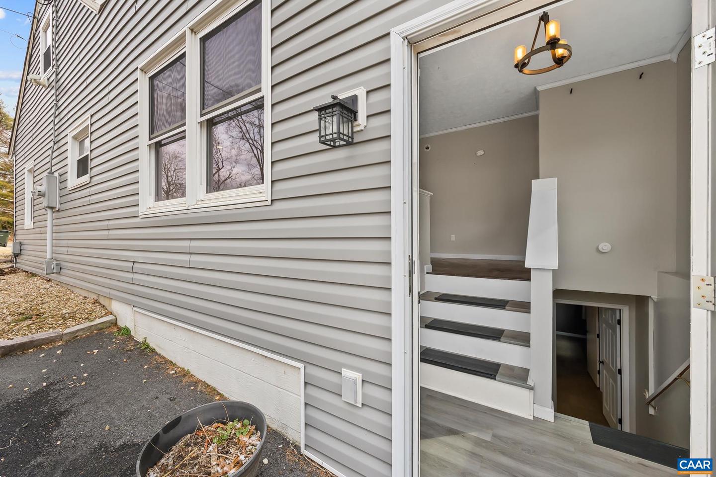 112 LEE ST, STAUNTON, Virginia 24401, 4 Bedrooms Bedrooms, ,2 BathroomsBathrooms,Residential,For sale,112 LEE ST,673881 MLS # 673881