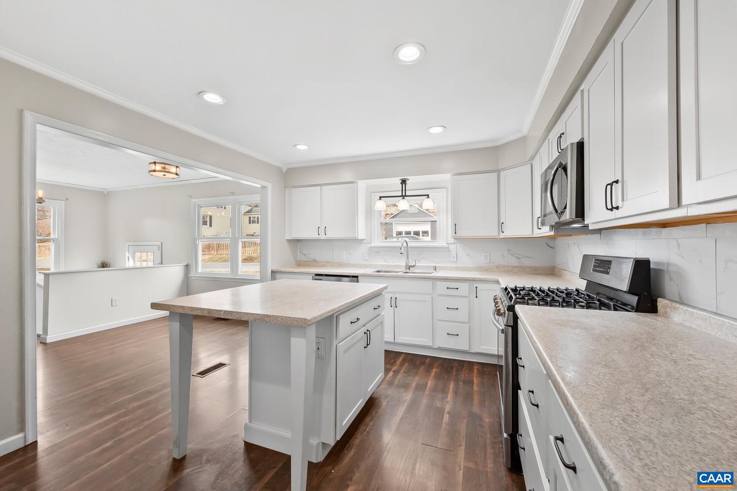 112 LEE ST, STAUNTON, Virginia 24401, 4 Bedrooms Bedrooms, ,2 BathroomsBathrooms,Residential,For sale,112 LEE ST,673881 MLS # 673881