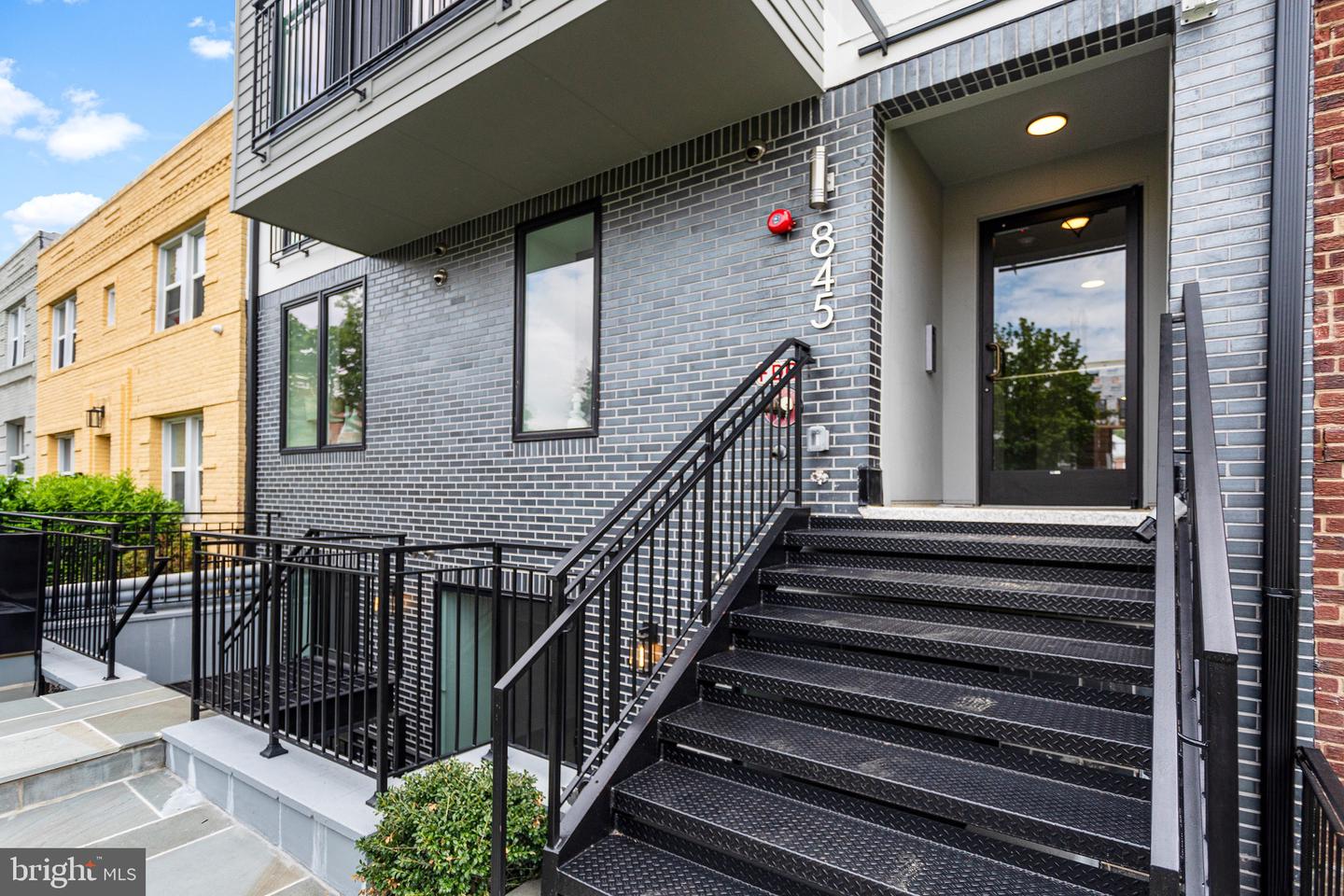 845 19TH ST NE #4, WASHINGTON, District Of Columbia 20002, 2 Bedrooms Bedrooms, ,1 BathroomBathrooms,Residential,For sale,845 19TH ST NE #4,DCDC2248652 MLS # DCDC2248652