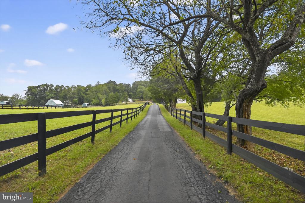 5084 FAIRVIEW LN, BROAD RUN, Virginia, 4 Bedrooms Bedrooms, ,3 BathroomsBathrooms,Residential,5084 FAIRVIEW LN,VAFQ2018478 MLS # VAFQ2018478