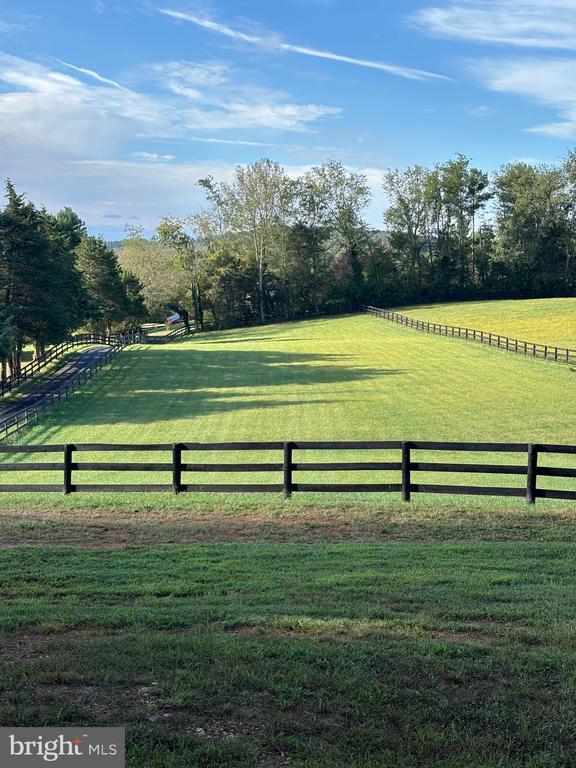 5084 FAIRVIEW LN, BROAD RUN, Virginia, 4 Bedrooms Bedrooms, ,3 BathroomsBathrooms,Residential,5084 FAIRVIEW LN,VAFQ2018478 MLS # VAFQ2018478