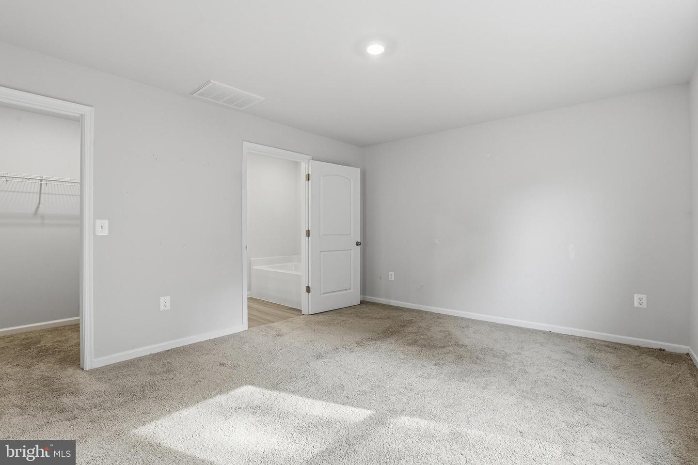 17074 ROLLINS RD, BOWLING GREEN, Virginia 22427, 3 Bedrooms Bedrooms, 7 Rooms Rooms,2 BathroomsBathrooms,Residential,For sale,17074 ROLLINS RD,VACV2008650 MLS # VACV2008650