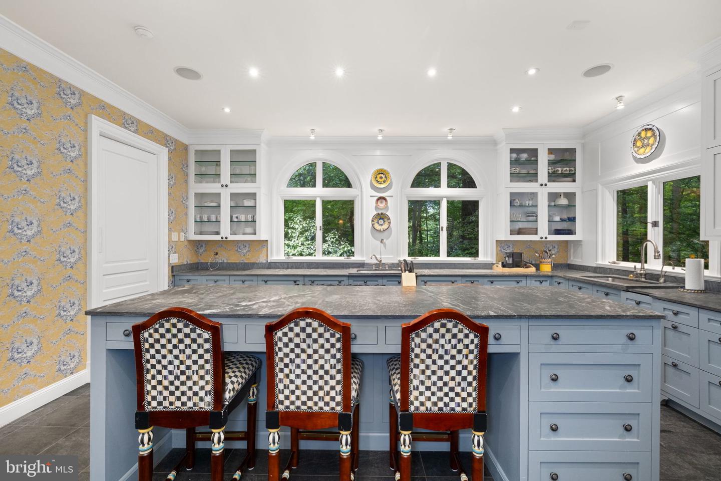 1111 CREST LN, MCLEAN, Virginia 22101, 6 Bedrooms Bedrooms, ,6 BathroomsBathrooms,Residential,For sale,1111 CREST LN,VAFX2262386 MLS # VAFX2262386