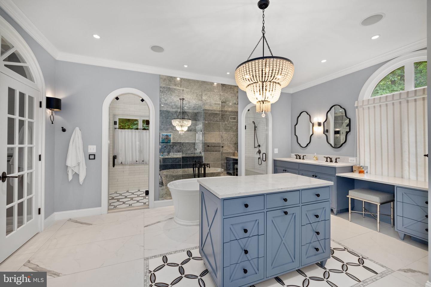 1111 CREST LN, MCLEAN, Virginia 22101, 6 Bedrooms Bedrooms, ,6 BathroomsBathrooms,Residential,For sale,1111 CREST LN,VAFX2262386 MLS # VAFX2262386