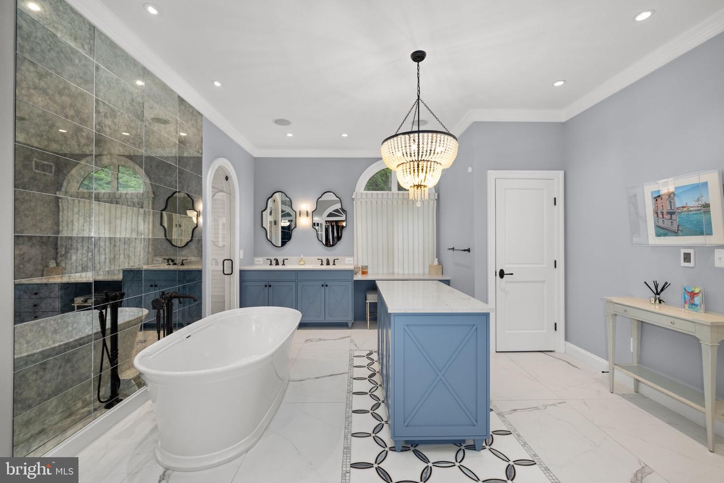 1111 CREST LN, MCLEAN, Virginia 22101, 6 Bedrooms Bedrooms, ,6 BathroomsBathrooms,Residential,For sale,1111 CREST LN,VAFX2262386 MLS # VAFX2262386