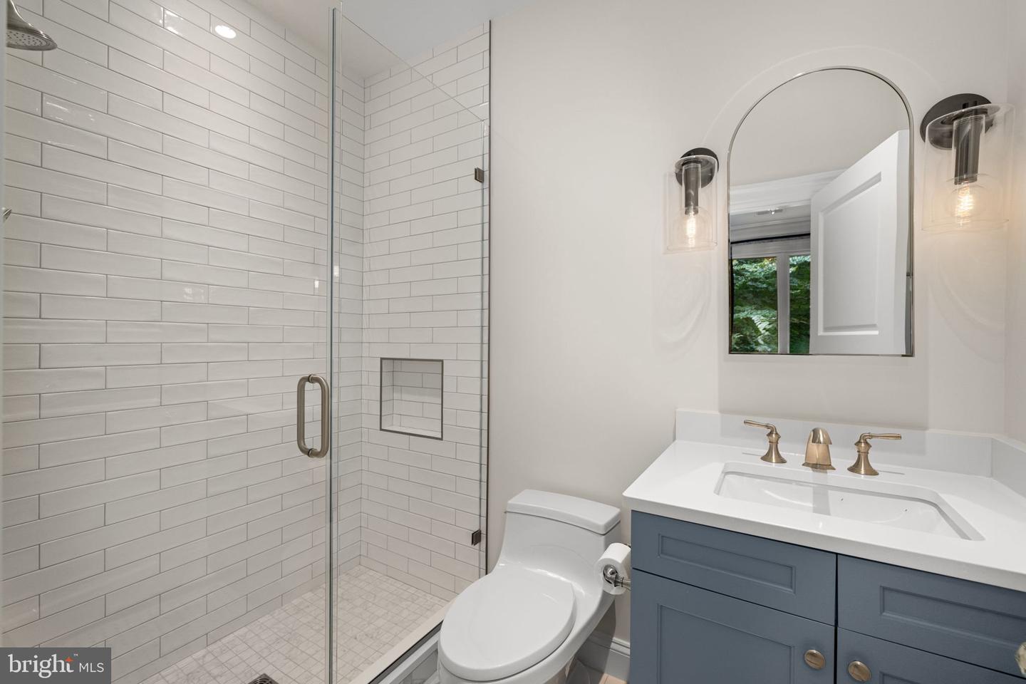 1111 CREST LN, MCLEAN, Virginia 22101, 6 Bedrooms Bedrooms, ,6 BathroomsBathrooms,Residential,For sale,1111 CREST LN,VAFX2262386 MLS # VAFX2262386