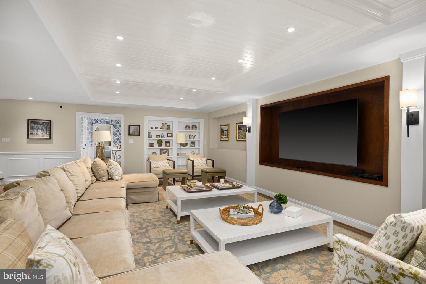 1111 CREST LN, MCLEAN, Virginia 22101, 6 Bedrooms Bedrooms, ,6 BathroomsBathrooms,Residential,For sale,1111 CREST LN,VAFX2262386 MLS # VAFX2262386