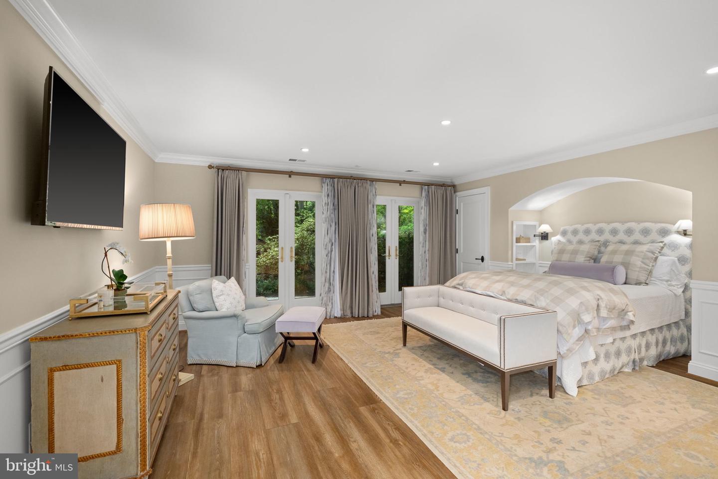 1111 CREST LN, MCLEAN, Virginia 22101, 6 Bedrooms Bedrooms, ,6 BathroomsBathrooms,Residential,For sale,1111 CREST LN,VAFX2262386 MLS # VAFX2262386