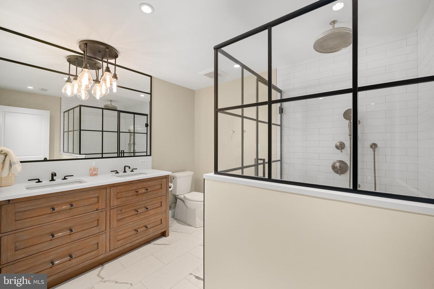 1111 CREST LN, MCLEAN, Virginia 22101, 6 Bedrooms Bedrooms, ,6 BathroomsBathrooms,Residential,For sale,1111 CREST LN,VAFX2262386 MLS # VAFX2262386