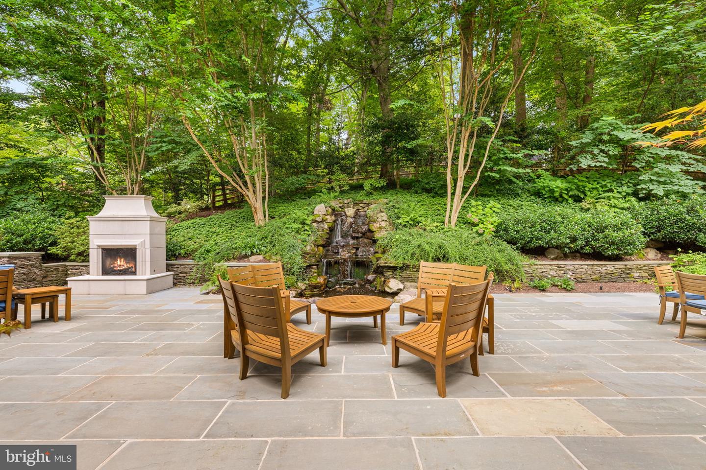 1111 CREST LN, MCLEAN, Virginia 22101, 6 Bedrooms Bedrooms, ,6 BathroomsBathrooms,Residential,For sale,1111 CREST LN,VAFX2262386 MLS # VAFX2262386