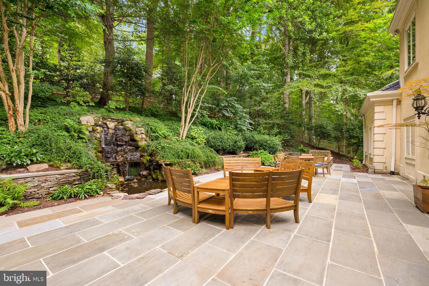 1111 CREST LN, MCLEAN, Virginia 22101, 6 Bedrooms Bedrooms, ,6 BathroomsBathrooms,Residential,For sale,1111 CREST LN,VAFX2262386 MLS # VAFX2262386