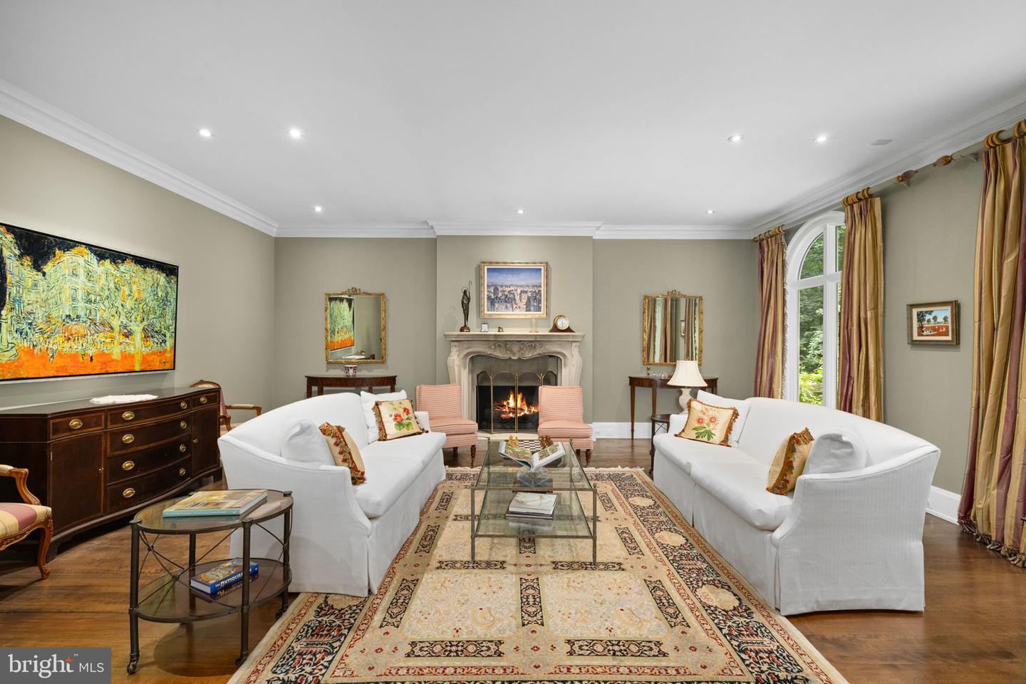 1111 CREST LN, MCLEAN, Virginia 22101, 6 Bedrooms Bedrooms, ,6 BathroomsBathrooms,Residential,For sale,1111 CREST LN,VAFX2262386 MLS # VAFX2262386