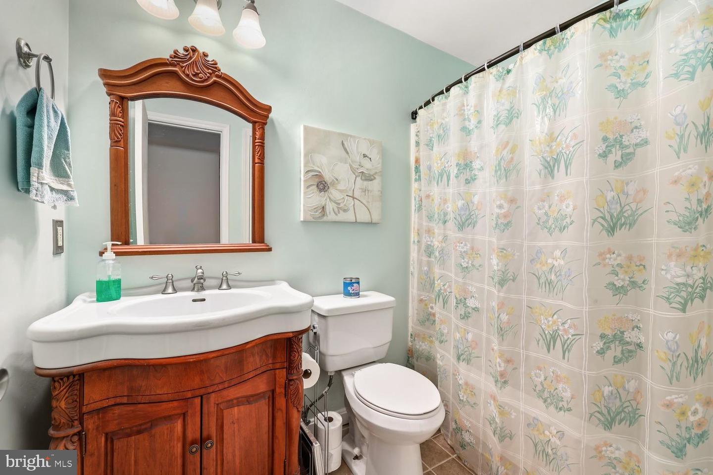 6029 SUNSET RIDGE CT, CENTREVILLE, Virginia 20121, 2 Bedrooms Bedrooms, ,1 BathroomBathrooms,Residential,For sale,6029 SUNSET RIDGE CT,VAFX2286660 MLS # VAFX2286660