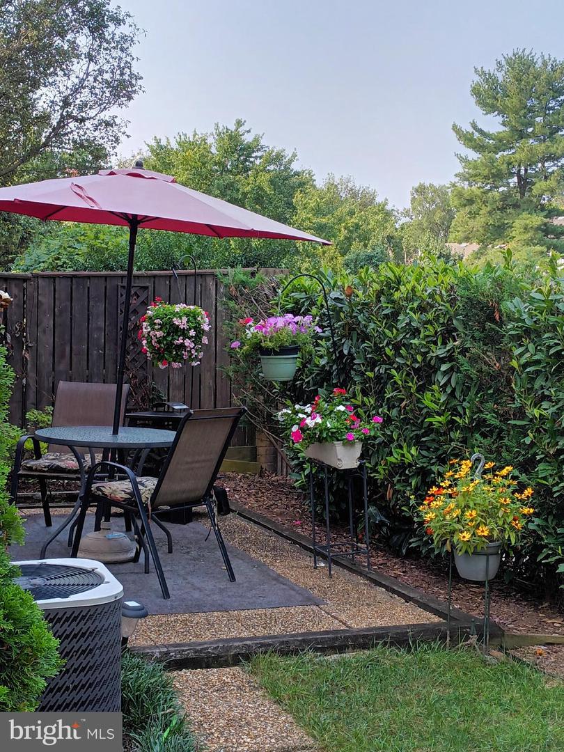 6029 SUNSET RIDGE CT, CENTREVILLE, Virginia 20121, 2 Bedrooms Bedrooms, ,1 BathroomBathrooms,Residential,For sale,6029 SUNSET RIDGE CT,VAFX2286660 MLS # VAFX2286660