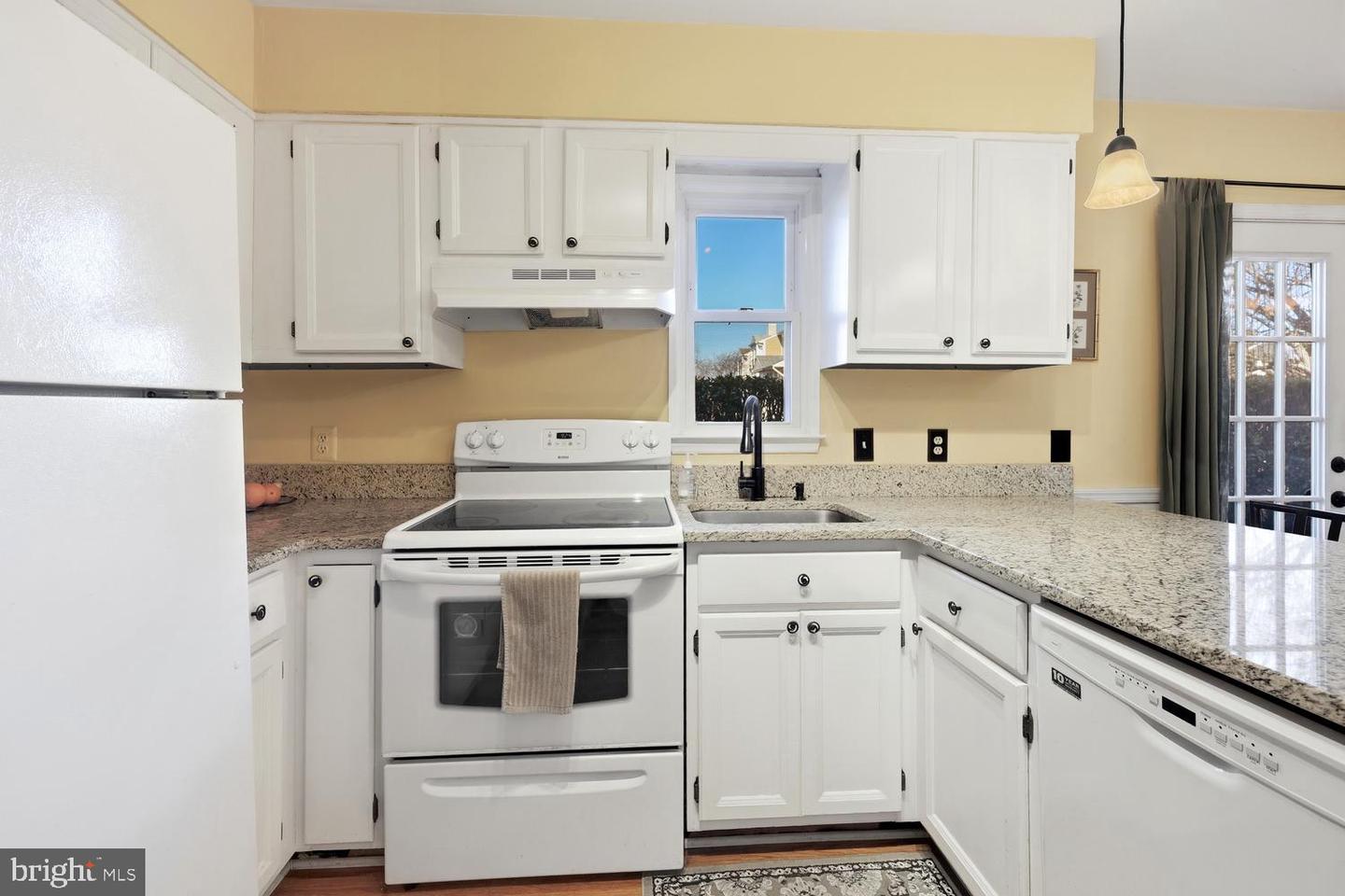 6029 SUNSET RIDGE CT, CENTREVILLE, Virginia 20121, 2 Bedrooms Bedrooms, ,1 BathroomBathrooms,Residential,For sale,6029 SUNSET RIDGE CT,VAFX2286660 MLS # VAFX2286660