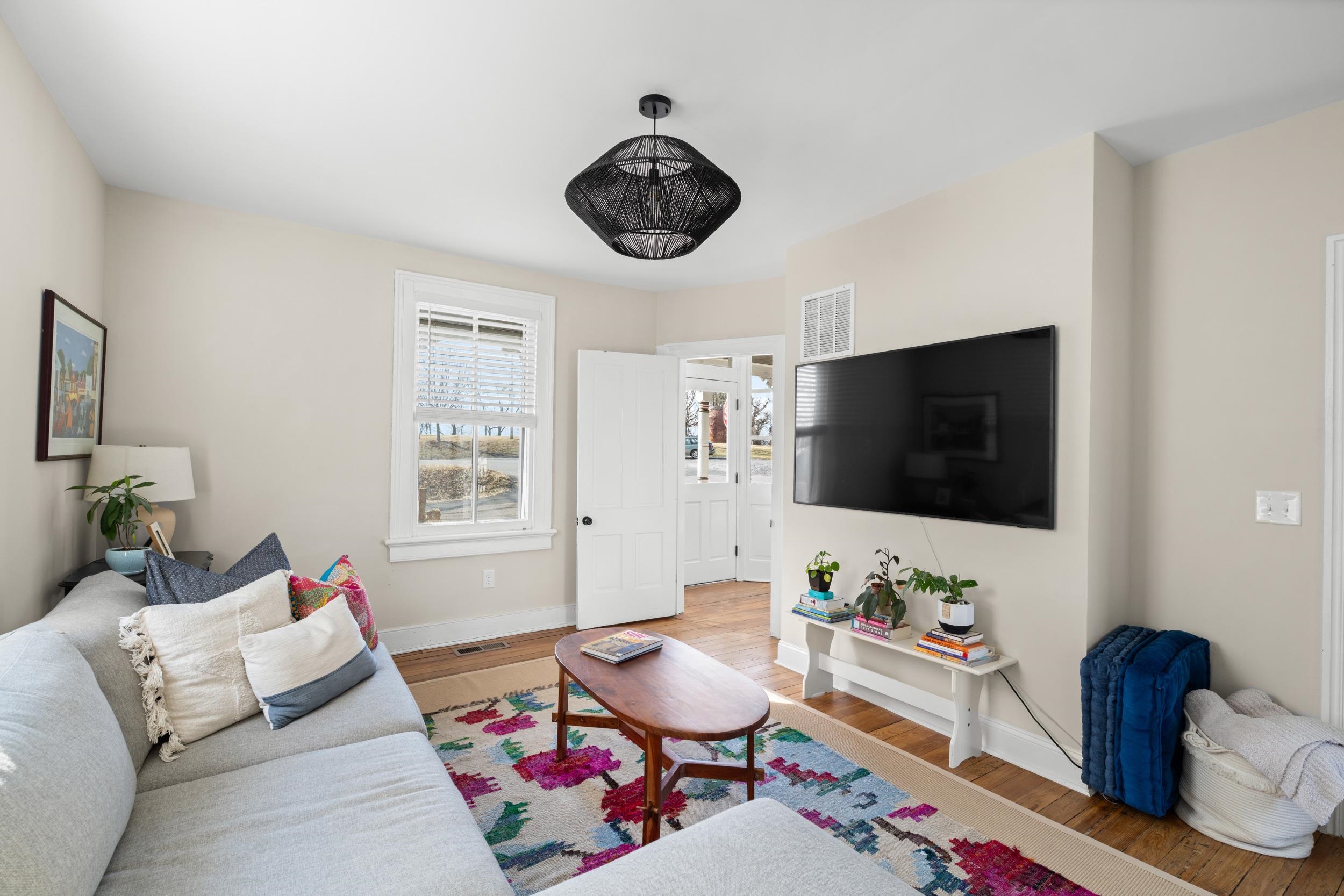 317 N MADISON ST, STAUNTON, Virginia 24401, 3 Bedrooms Bedrooms, ,2 BathroomsBathrooms,Residential,317 N MADISON ST,673895 MLS # 673895