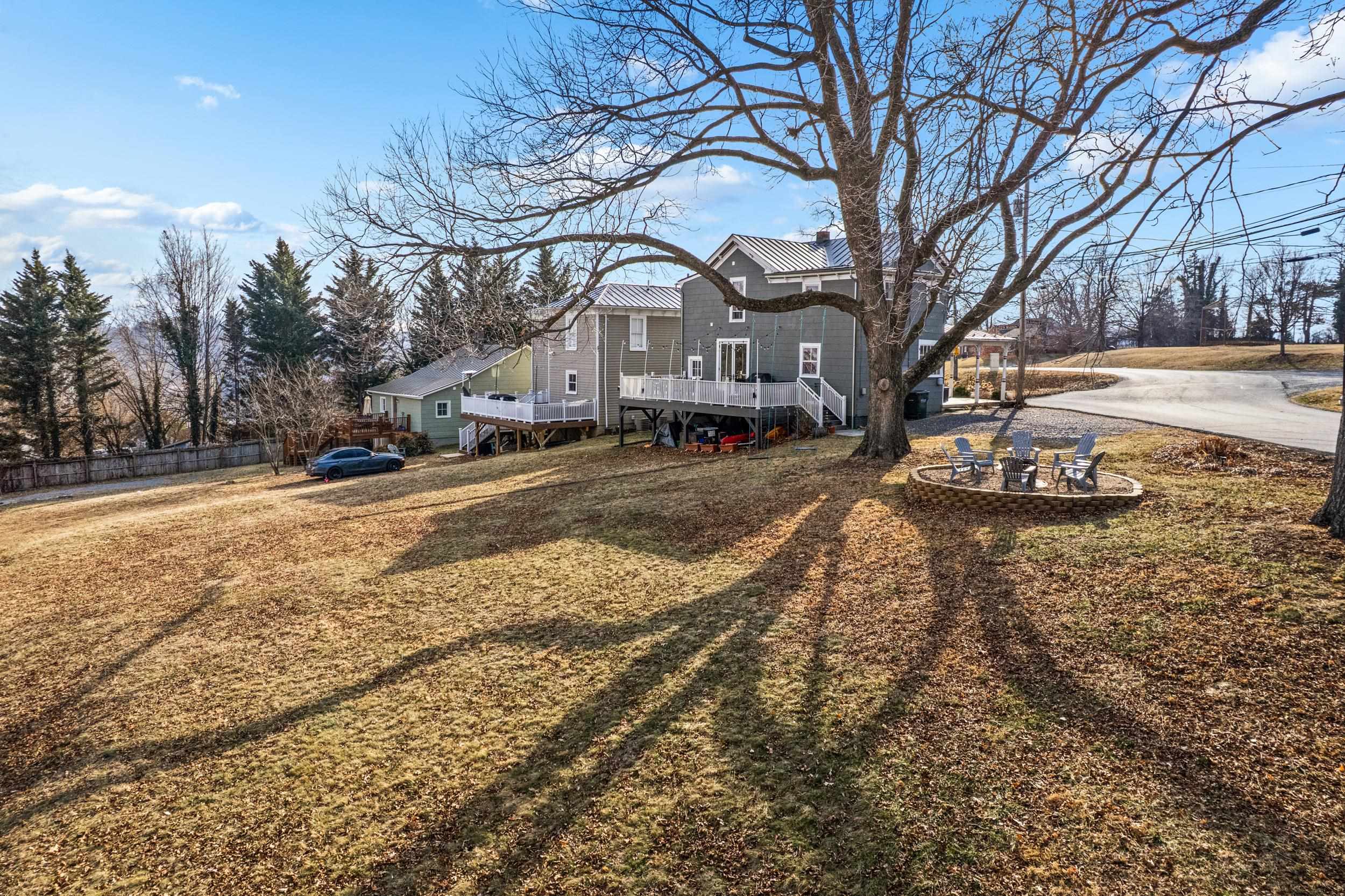 317 N MADISON ST, STAUNTON, Virginia 24401, 3 Bedrooms Bedrooms, ,2 BathroomsBathrooms,Residential,317 N MADISON ST,673895 MLS # 673895