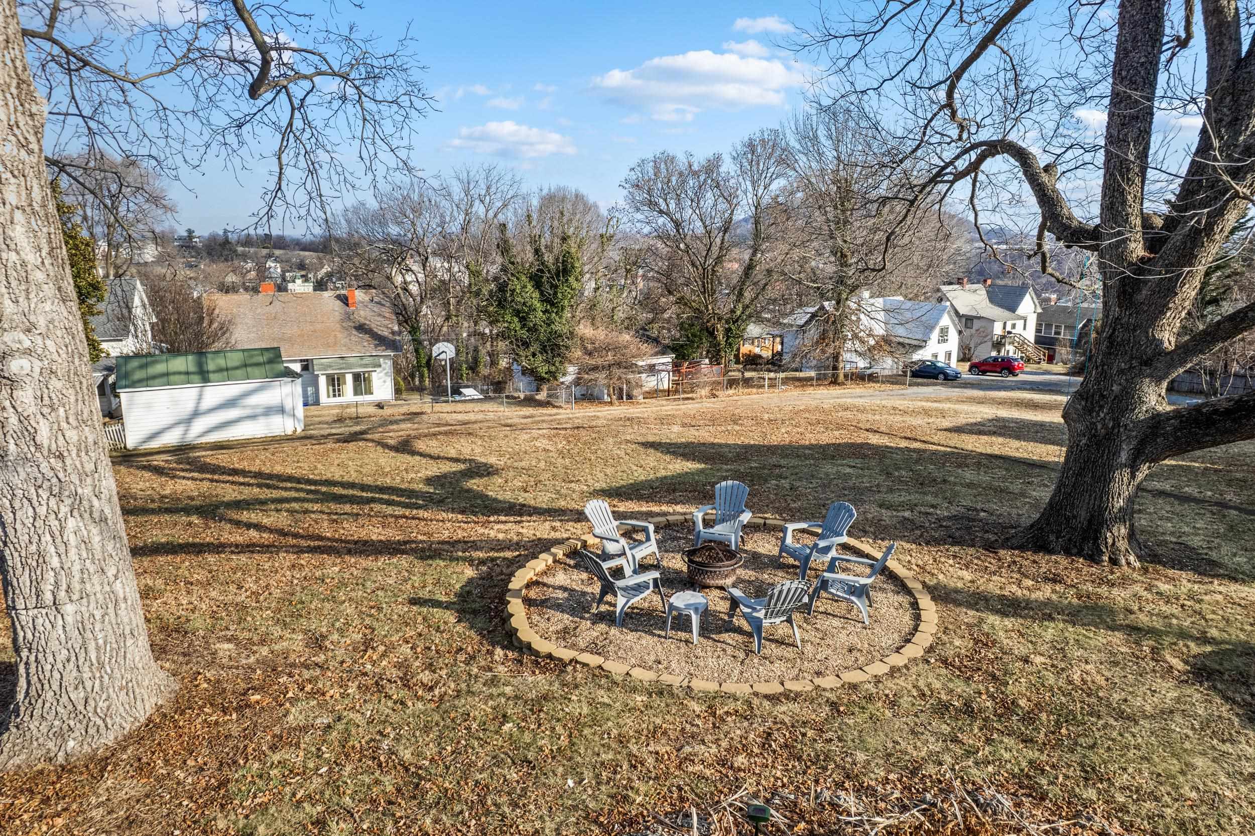 317 N MADISON ST, STAUNTON, Virginia 24401, 3 Bedrooms Bedrooms, ,2 BathroomsBathrooms,Residential,317 N MADISON ST,673895 MLS # 673895