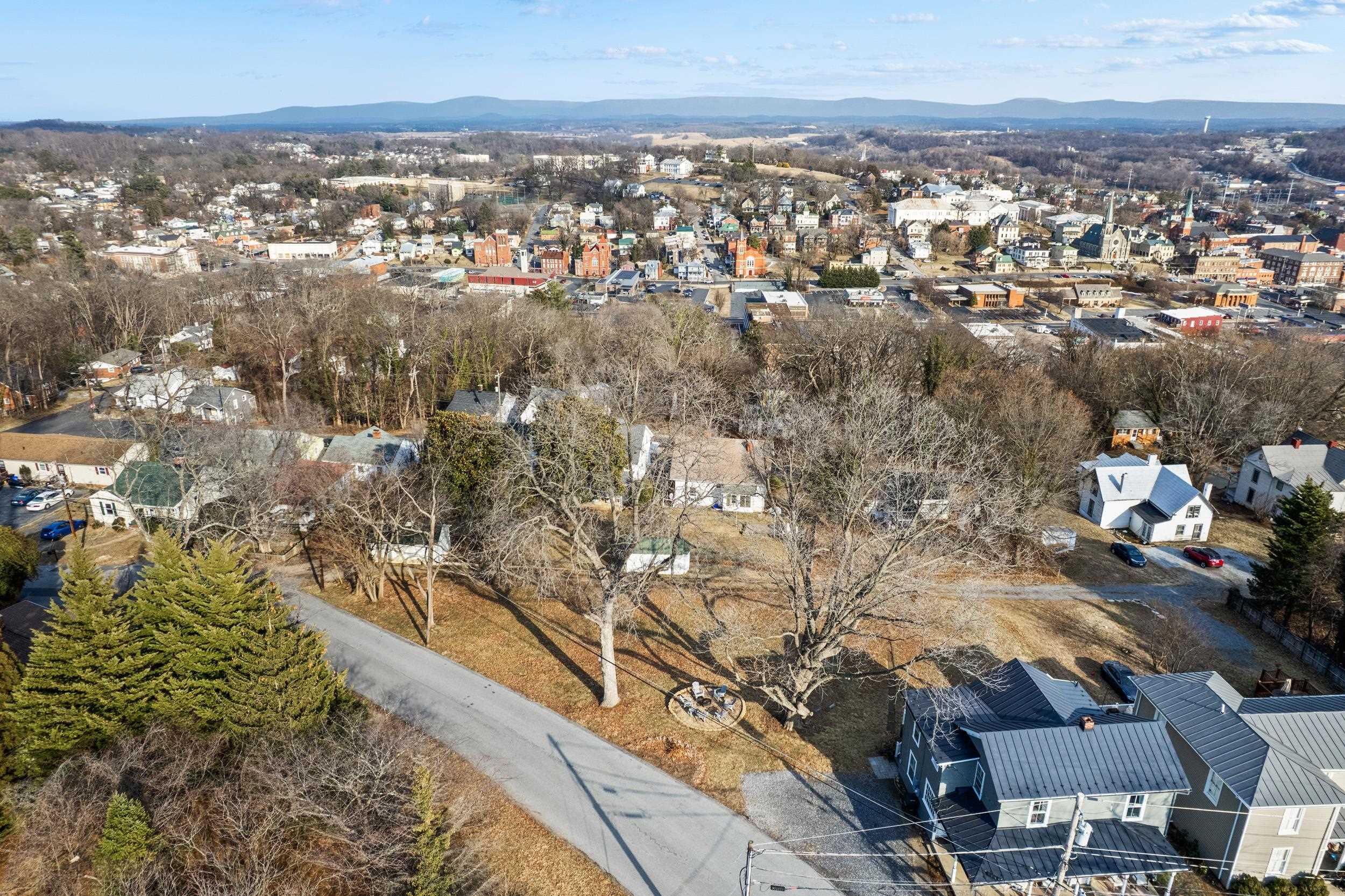 317 N MADISON ST, STAUNTON, Virginia 24401, 3 Bedrooms Bedrooms, ,2 BathroomsBathrooms,Residential,317 N MADISON ST,673895 MLS # 673895