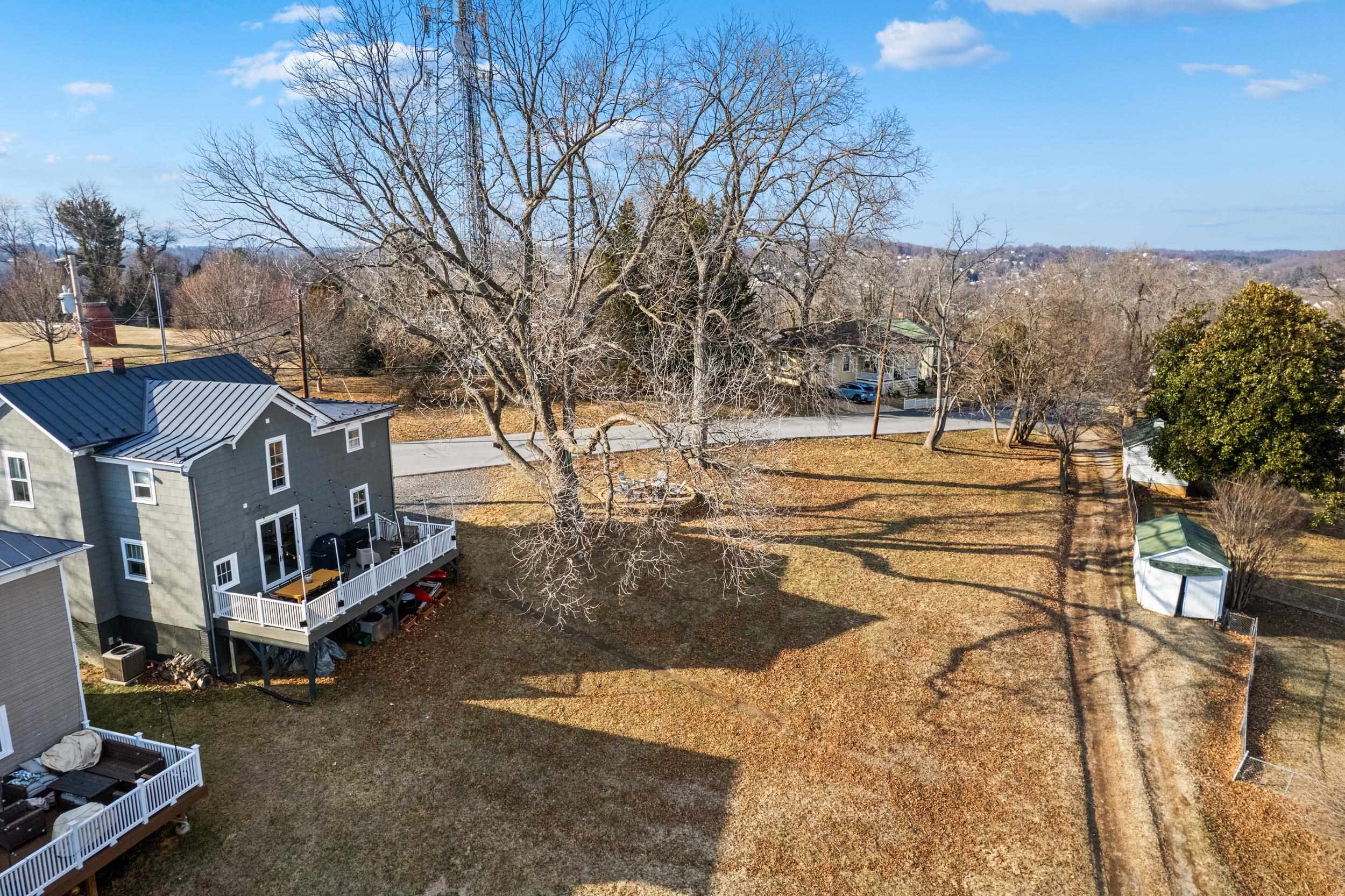 317 N MADISON ST, STAUNTON, Virginia 24401, 3 Bedrooms Bedrooms, ,2 BathroomsBathrooms,Residential,317 N MADISON ST,673895 MLS # 673895