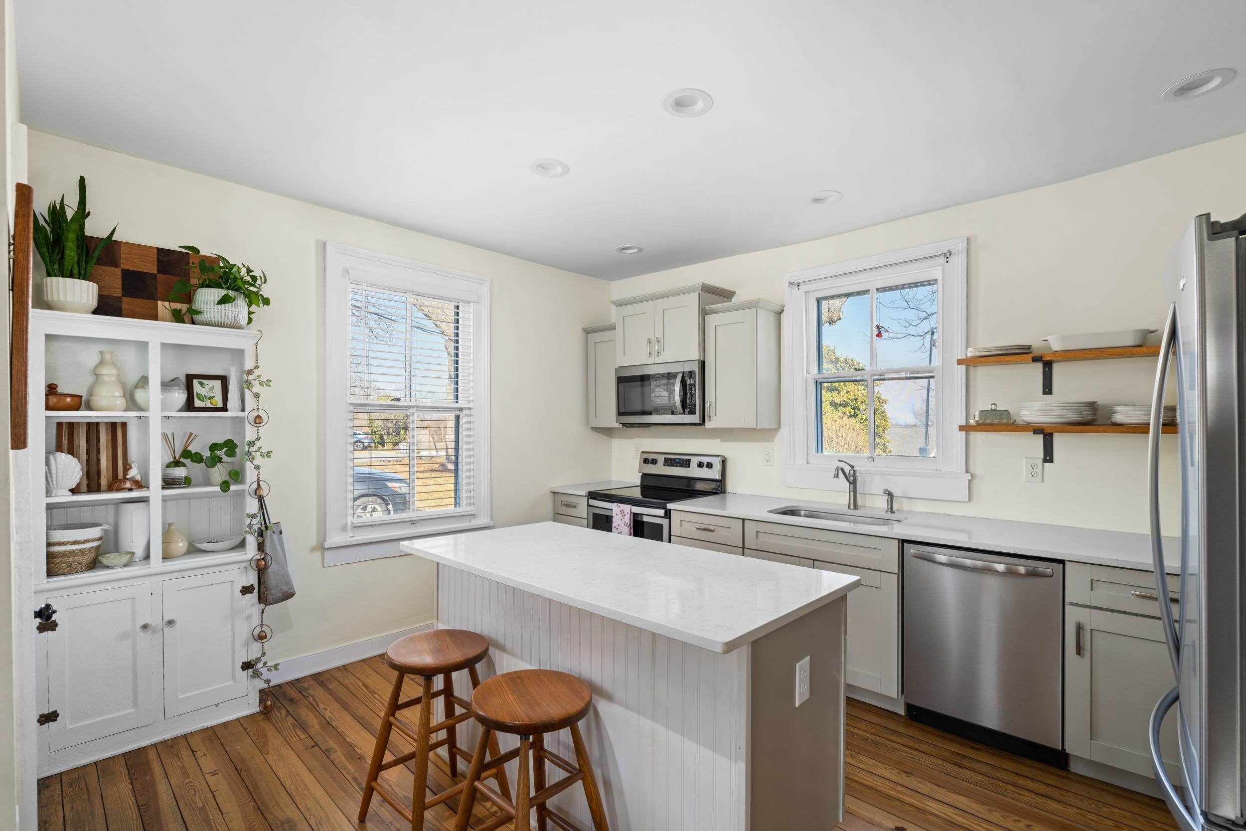 317 N MADISON ST, STAUNTON, Virginia 24401, 3 Bedrooms Bedrooms, ,2 BathroomsBathrooms,Residential,317 N MADISON ST,673895 MLS # 673895