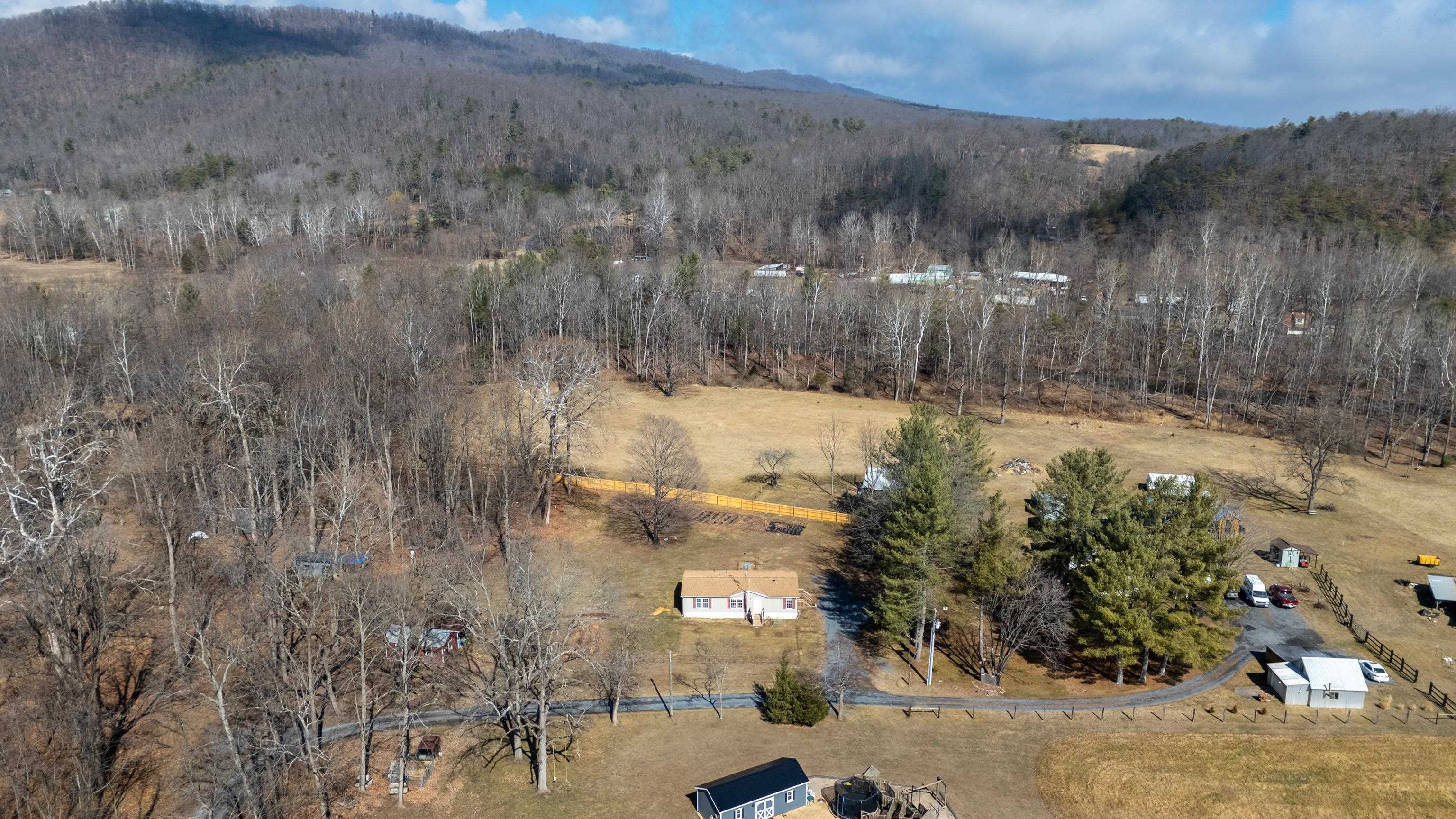 38 MAGGIE LN, MOUNT SOLON, Virginia 22843, 3 Bedrooms Bedrooms, ,2 BathroomsBathrooms,Residential,38 MAGGIE LN,673906 MLS # 673906