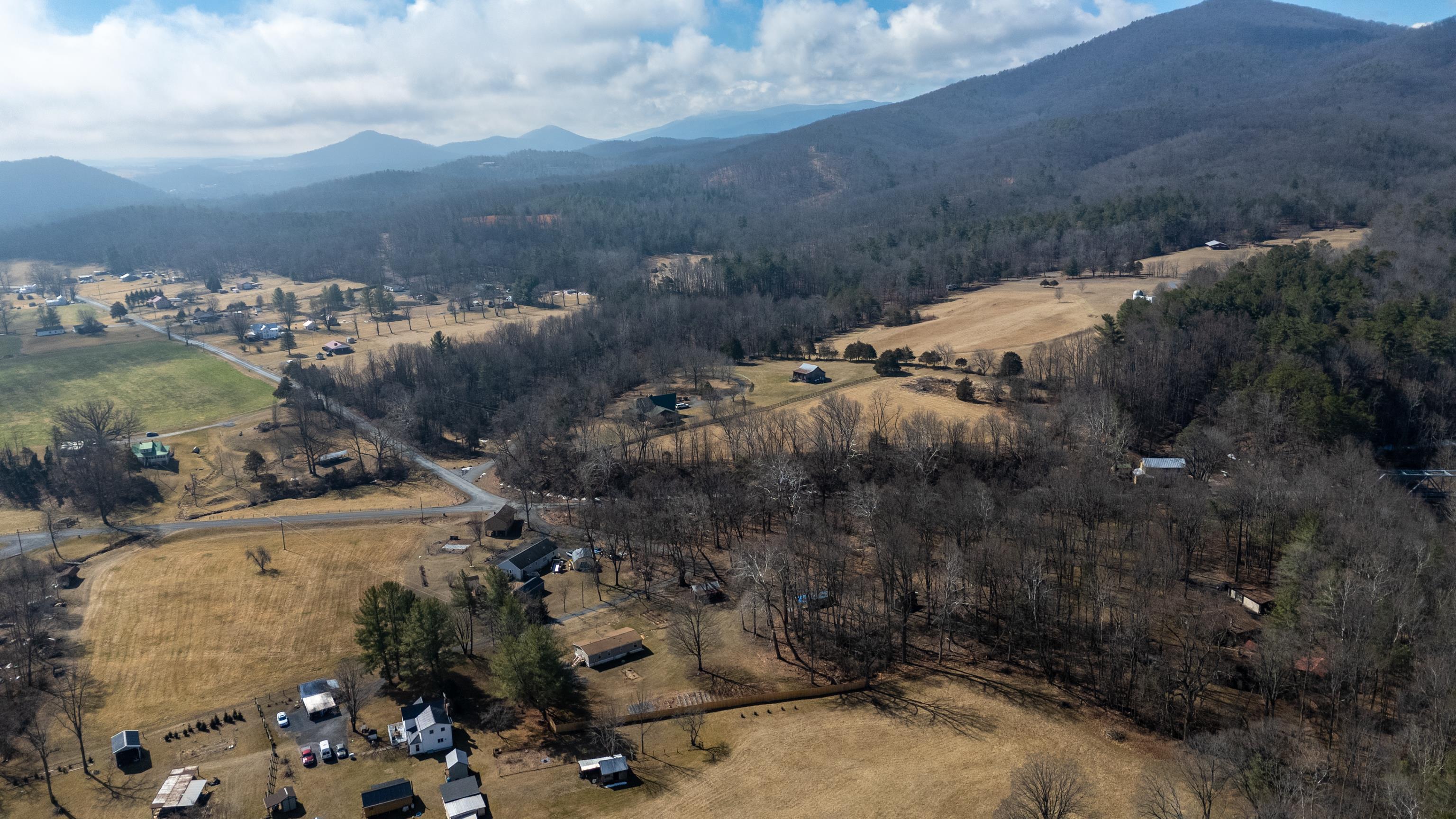 38 MAGGIE LN, MOUNT SOLON, Virginia 22843, 3 Bedrooms Bedrooms, ,2 BathroomsBathrooms,Residential,38 MAGGIE LN,673906 MLS # 673906