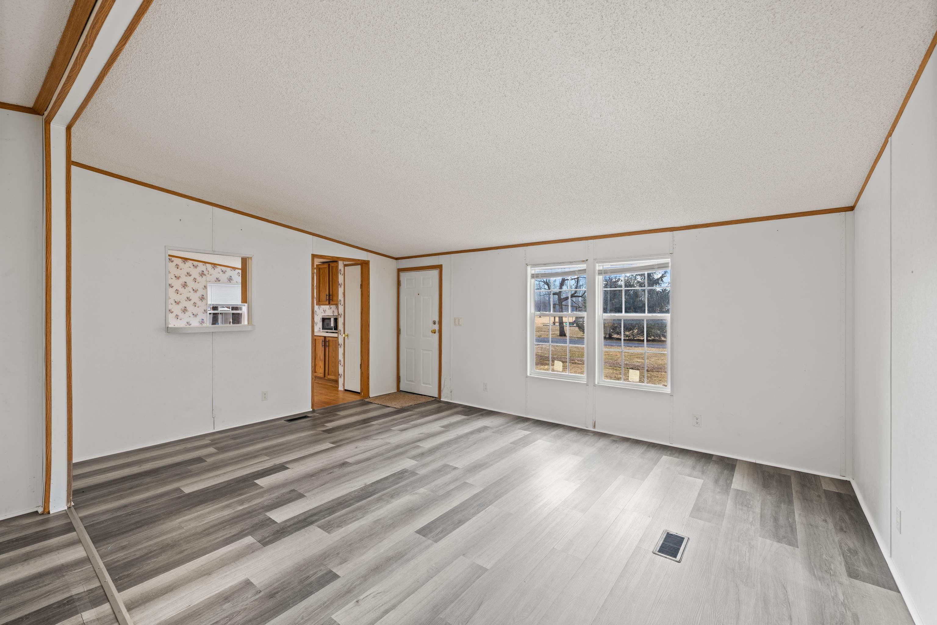 38 MAGGIE LN, MOUNT SOLON, Virginia 22843, 3 Bedrooms Bedrooms, ,2 BathroomsBathrooms,Residential,38 MAGGIE LN,673906 MLS # 673906