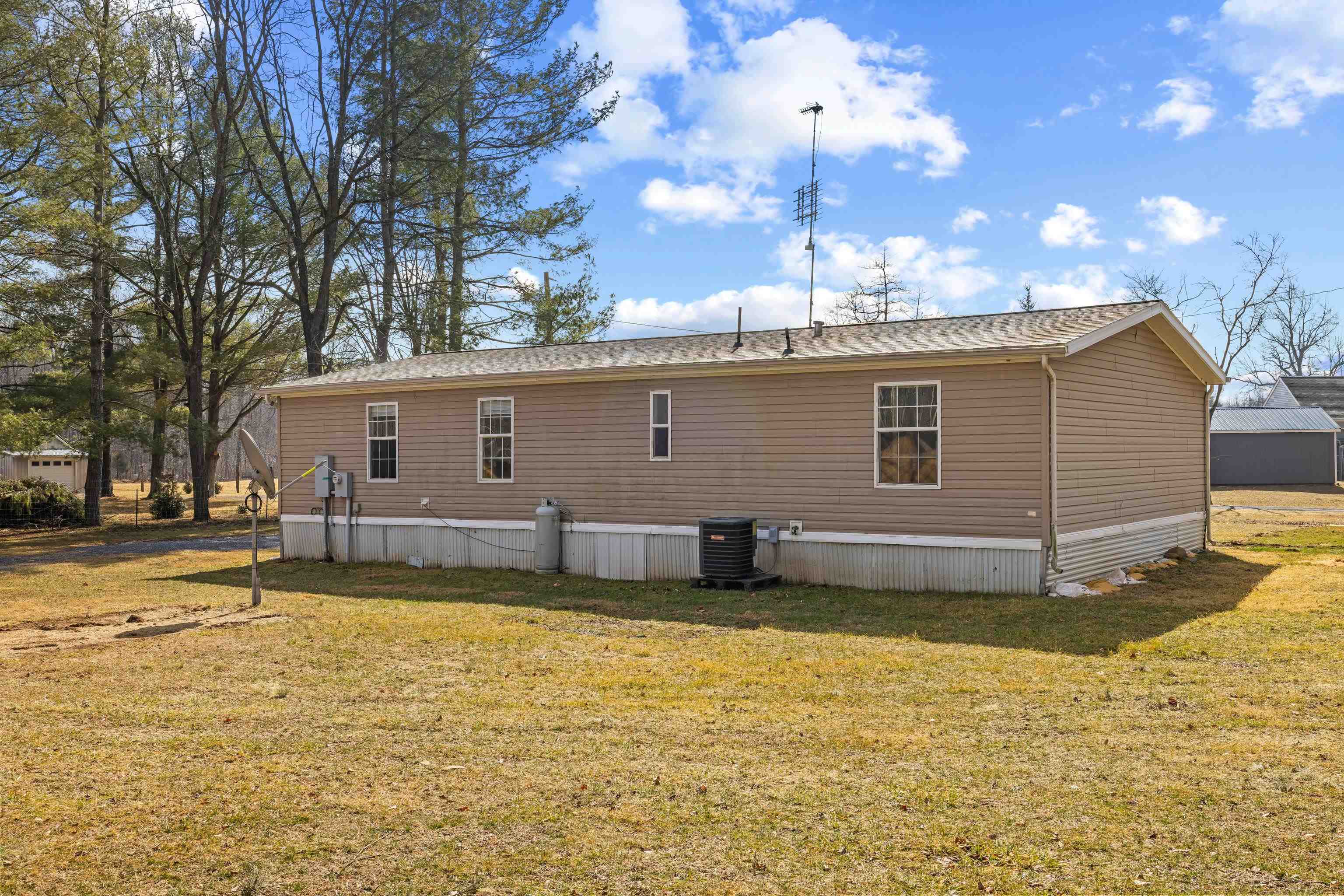 38 MAGGIE LN, MOUNT SOLON, Virginia 22843, 3 Bedrooms Bedrooms, ,2 BathroomsBathrooms,Residential,38 MAGGIE LN,673906 MLS # 673906