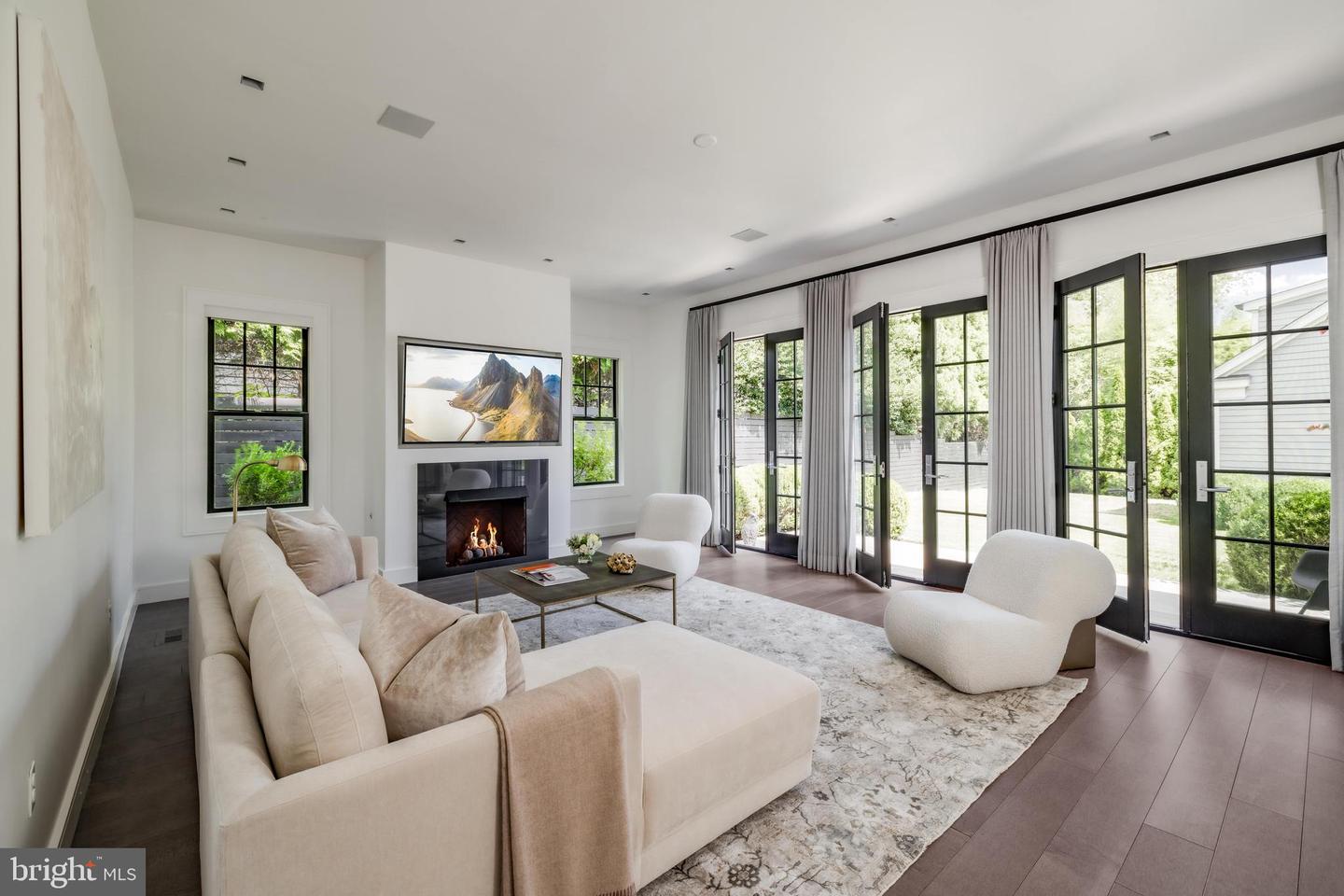 2361 N EDGEWOOD ST, ARLINGTON, Virginia 22207, 5 Bedrooms Bedrooms, ,4 BathroomsBathrooms,Residential,For sale,2361 N EDGEWOOD ST,VAAR2068568 MLS # VAAR2068568