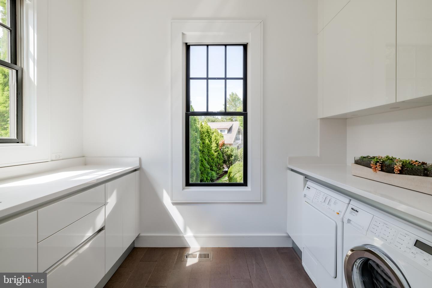 2361 N EDGEWOOD ST, ARLINGTON, Virginia 22207, 5 Bedrooms Bedrooms, ,4 BathroomsBathrooms,Residential,For sale,2361 N EDGEWOOD ST,VAAR2068568 MLS # VAAR2068568