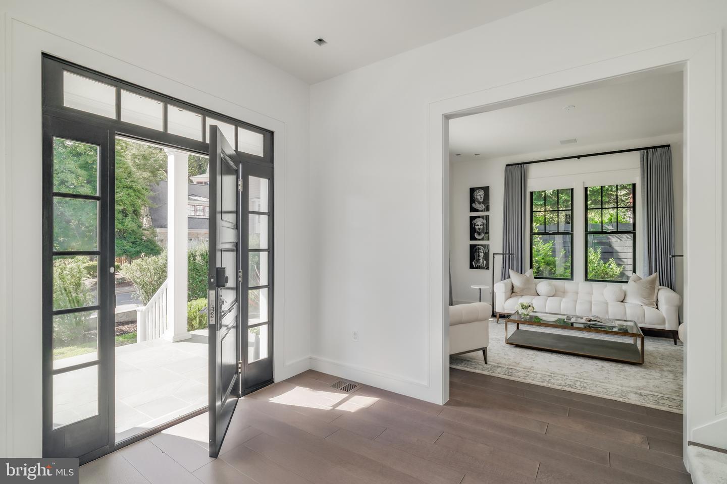 2361 N EDGEWOOD ST, ARLINGTON, Virginia 22207, 5 Bedrooms Bedrooms, ,4 BathroomsBathrooms,Residential,For sale,2361 N EDGEWOOD ST,VAAR2068568 MLS # VAAR2068568