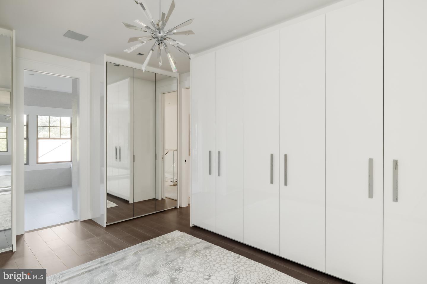 2361 N EDGEWOOD ST, ARLINGTON, Virginia 22207, 5 Bedrooms Bedrooms, ,4 BathroomsBathrooms,Residential,For sale,2361 N EDGEWOOD ST,VAAR2068568 MLS # VAAR2068568