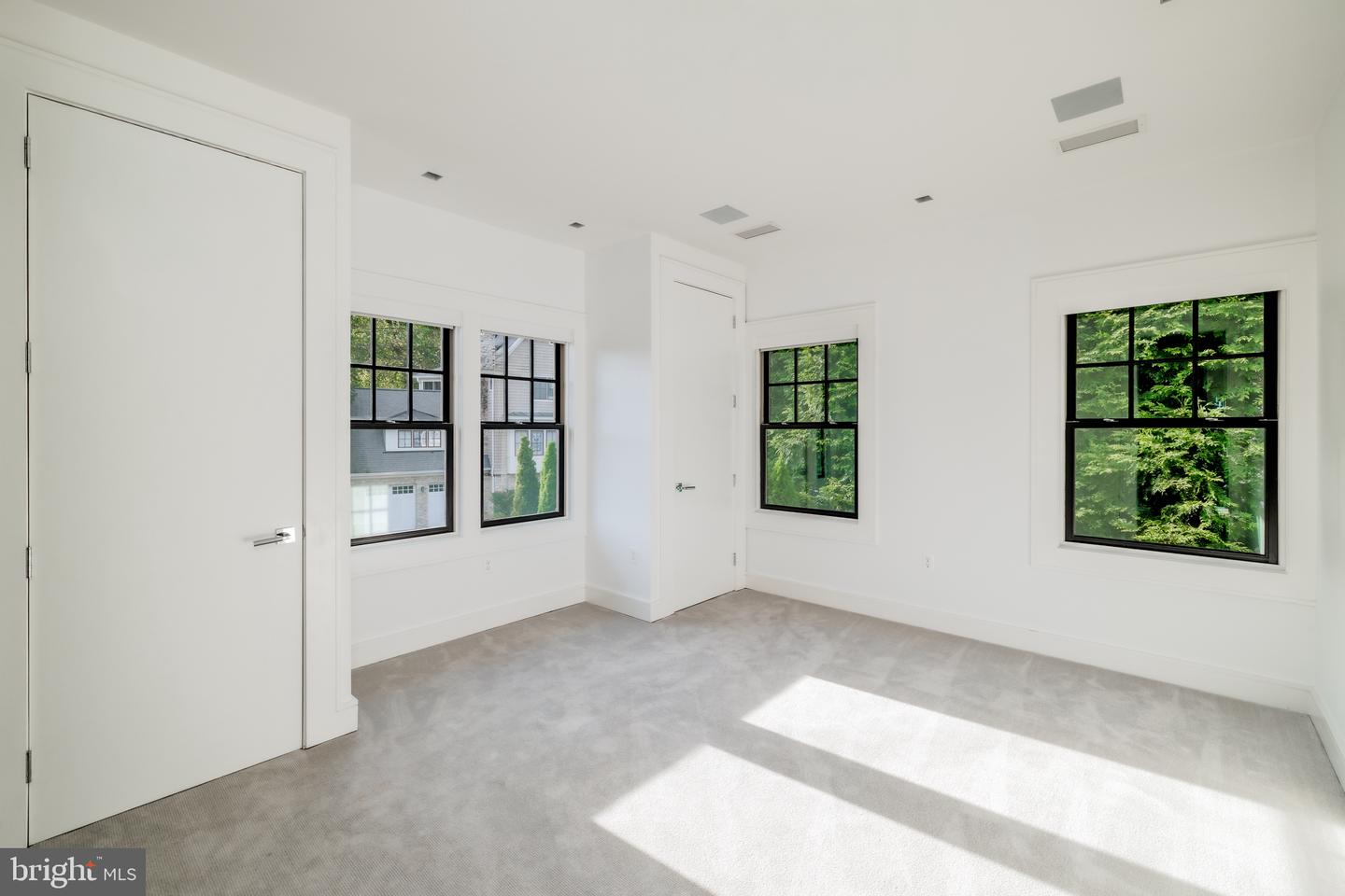 2361 N EDGEWOOD ST, ARLINGTON, Virginia 22207, 5 Bedrooms Bedrooms, ,4 BathroomsBathrooms,Residential,For sale,2361 N EDGEWOOD ST,VAAR2068568 MLS # VAAR2068568