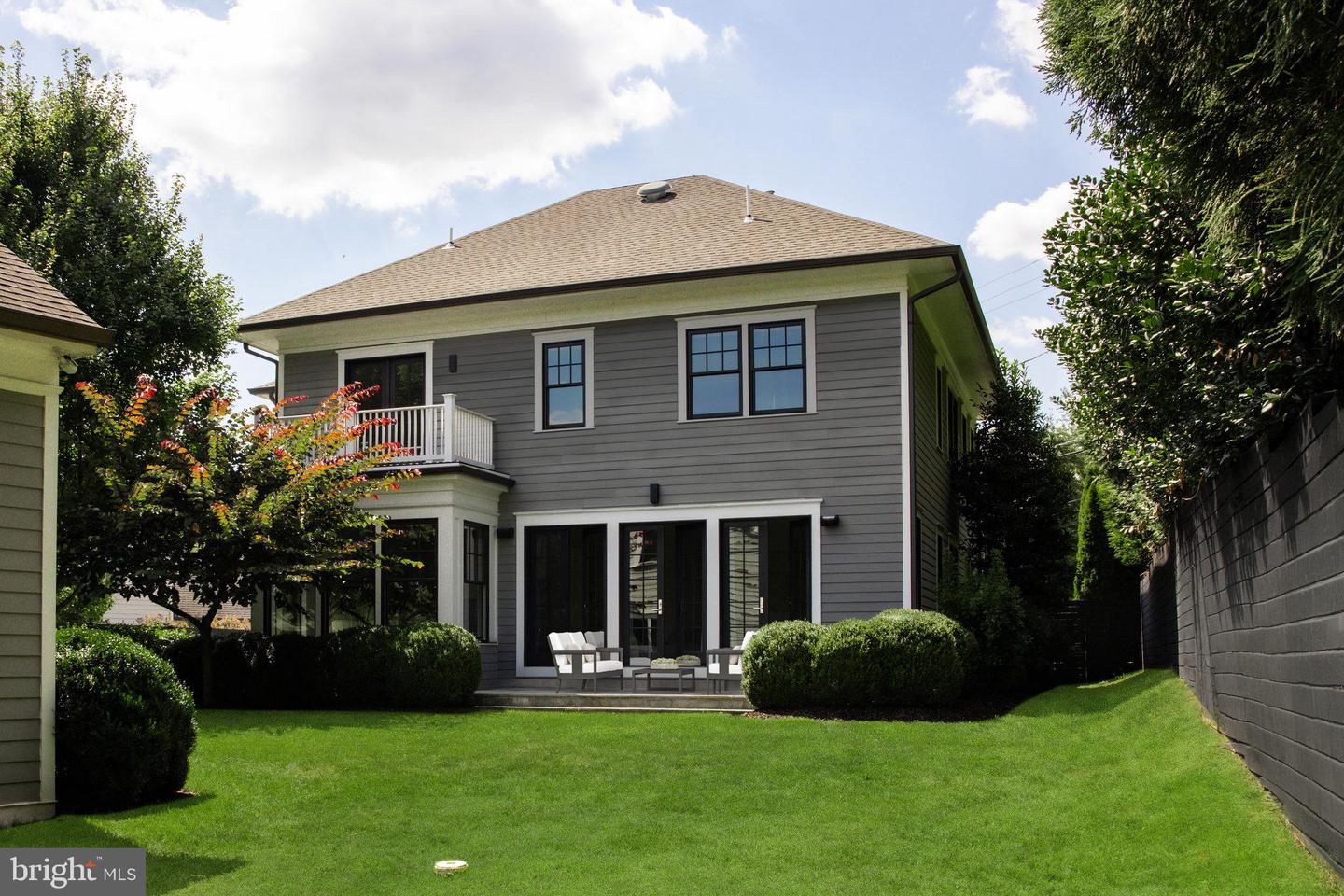 2361 N EDGEWOOD ST, ARLINGTON, Virginia 22207, 5 Bedrooms Bedrooms, ,4 BathroomsBathrooms,Residential,For sale,2361 N EDGEWOOD ST,VAAR2068568 MLS # VAAR2068568