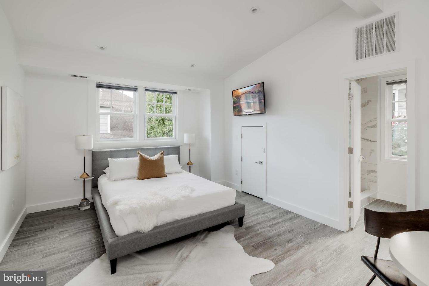 2361 N EDGEWOOD ST, ARLINGTON, Virginia 22207, 5 Bedrooms Bedrooms, ,4 BathroomsBathrooms,Residential,For sale,2361 N EDGEWOOD ST,VAAR2068568 MLS # VAAR2068568