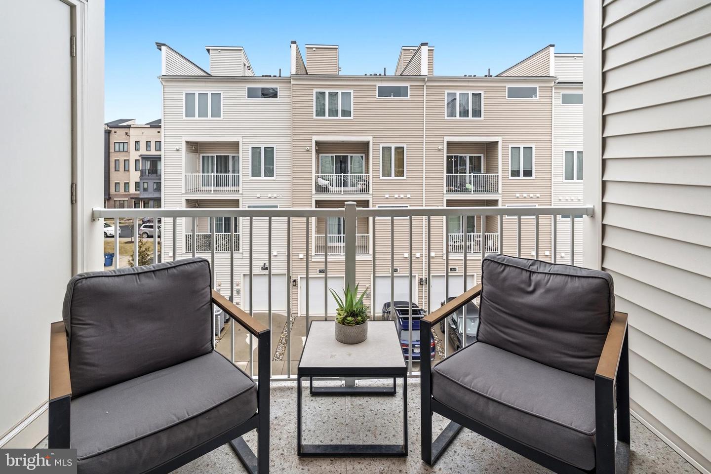 43182 MONGOLD SQ, ASHBURN, Virginia 20148, 3 Bedrooms Bedrooms, ,2 BathroomsBathrooms,Residential,For sale,43182 MONGOLD SQ,VALO2115392 MLS # VALO2115392