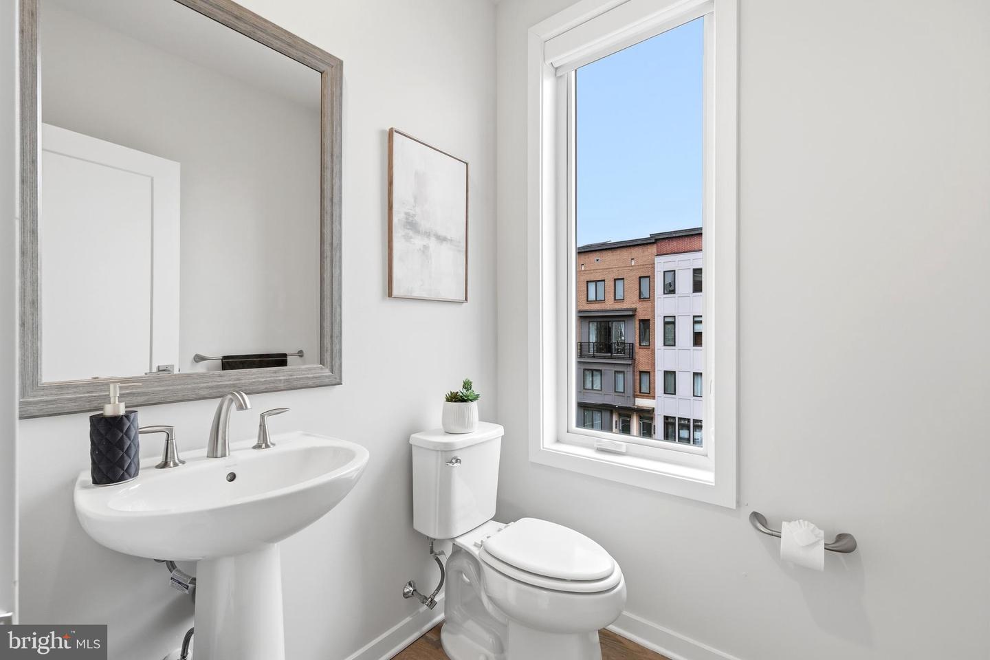 43182 MONGOLD SQ, ASHBURN, Virginia 20148, 3 Bedrooms Bedrooms, ,2 BathroomsBathrooms,Residential,For sale,43182 MONGOLD SQ,VALO2115392 MLS # VALO2115392