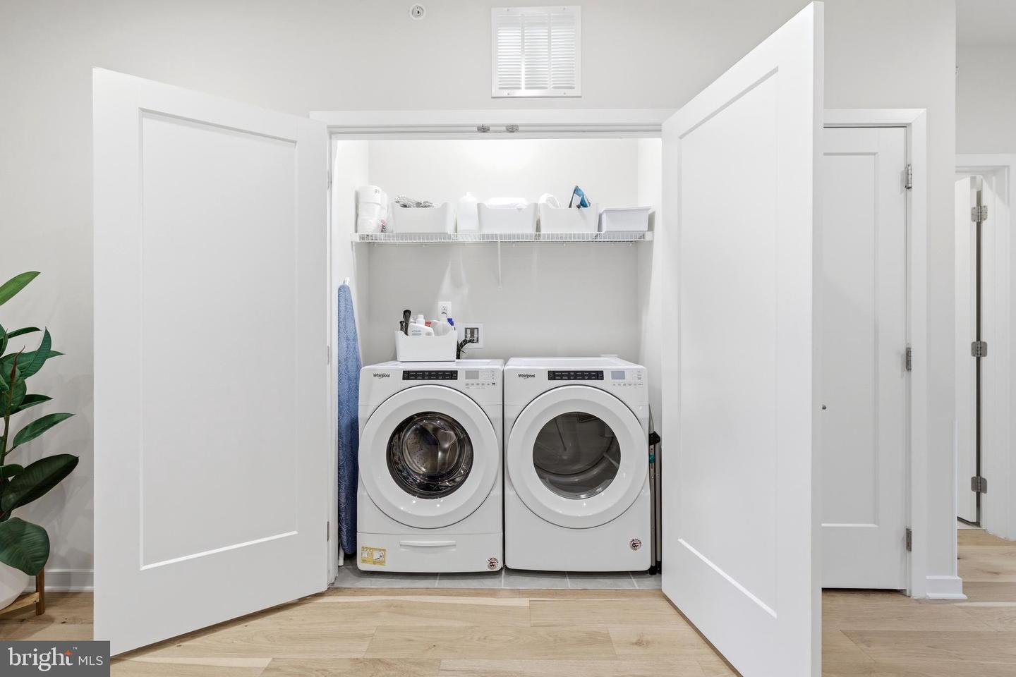 43182 MONGOLD SQ, ASHBURN, Virginia 20148, 3 Bedrooms Bedrooms, ,2 BathroomsBathrooms,Residential,For sale,43182 MONGOLD SQ,VALO2115392 MLS # VALO2115392