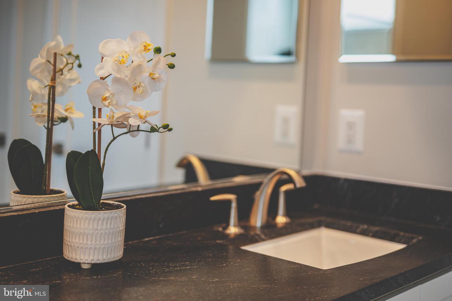 43182 MONGOLD SQ, ASHBURN, Virginia 20148, 3 Bedrooms Bedrooms, ,2 BathroomsBathrooms,Residential,For sale,43182 MONGOLD SQ,VALO2115392 MLS # VALO2115392